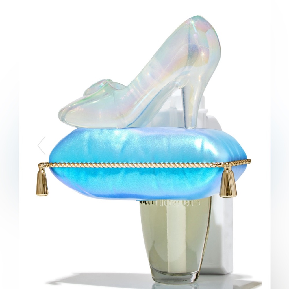 Disney X Bath & Body Works Cinderella nightlight plug in